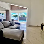 Tres Grande Villa Proche De La Plage